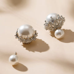 Exquisite Pearl/Rhinestone Stud Earrings