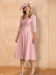 A-Line/Princess V-Neck Tea-Length Mother of the Bride Dresses with Applique